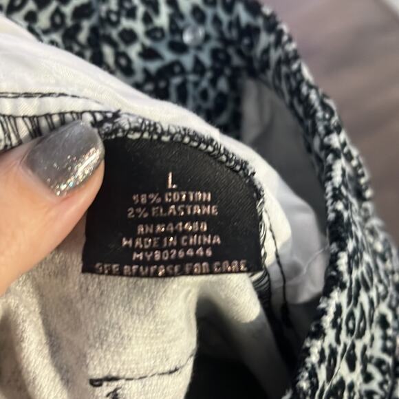 TDC Contemporary Green and Black Leopard Print Corduroy Mini Skirt Size Large - Picture 7 of 8